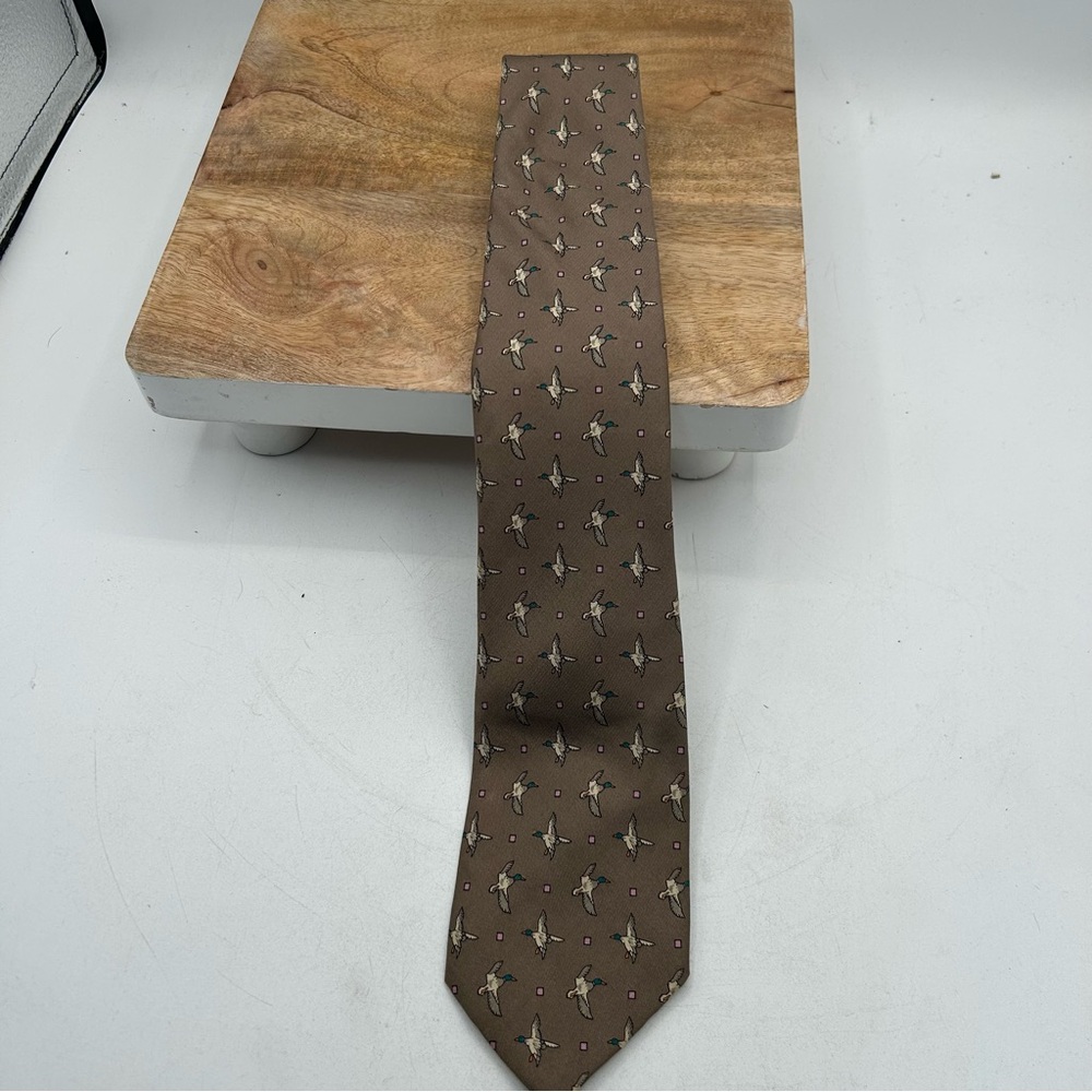 Vintage 100% silk Mr.Peabody Duck tie neutral colors